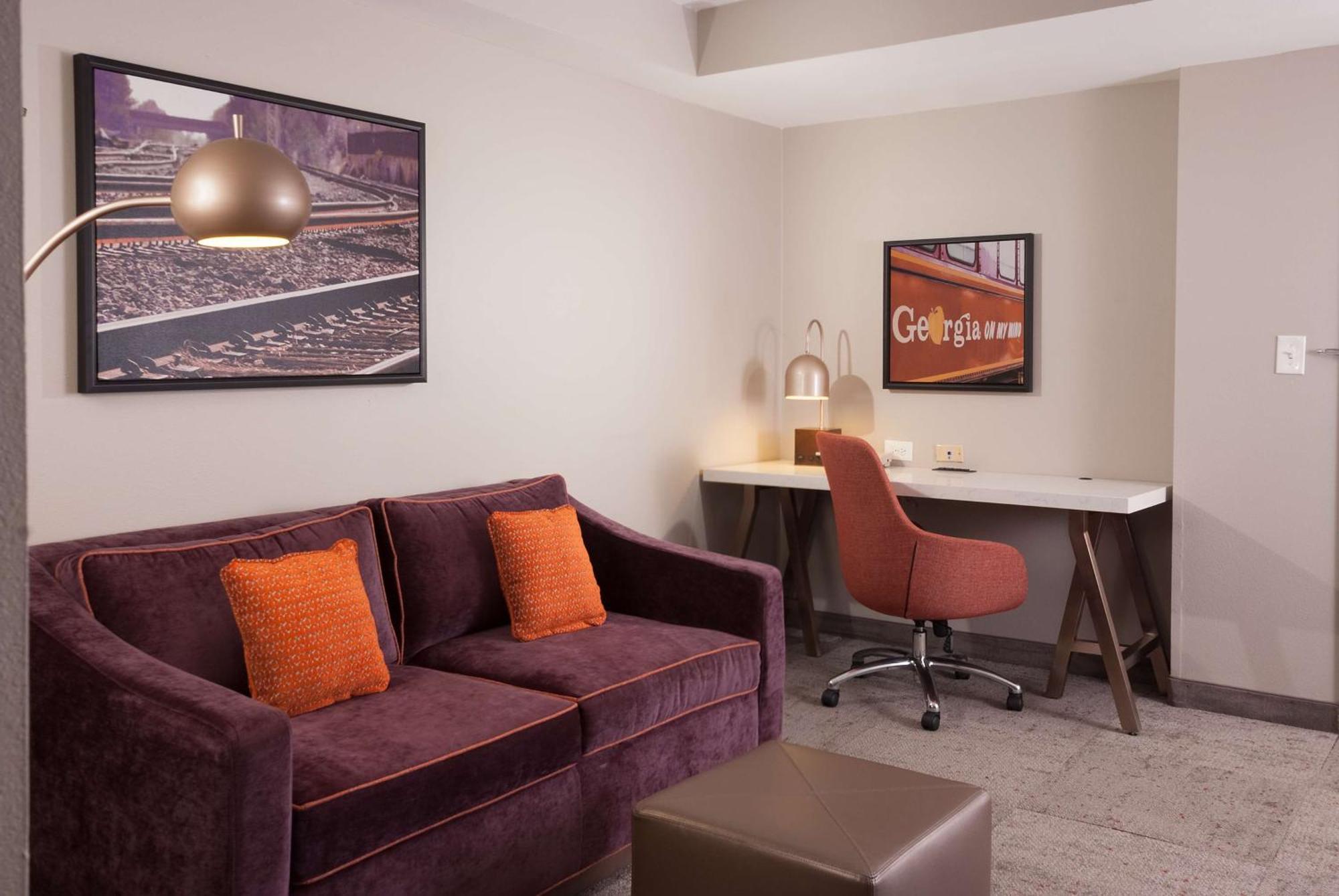 Hotel Hilton Garden Airport/millenium Center 3*